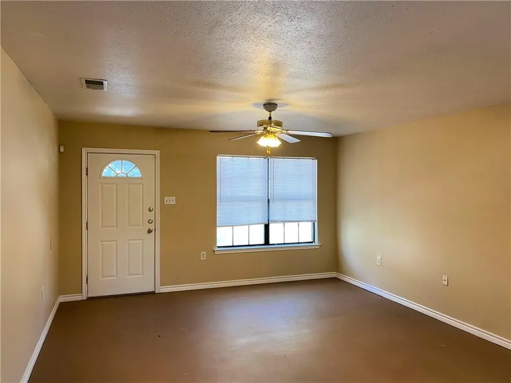 204 Hall Street #A Elgin, TX 78621
