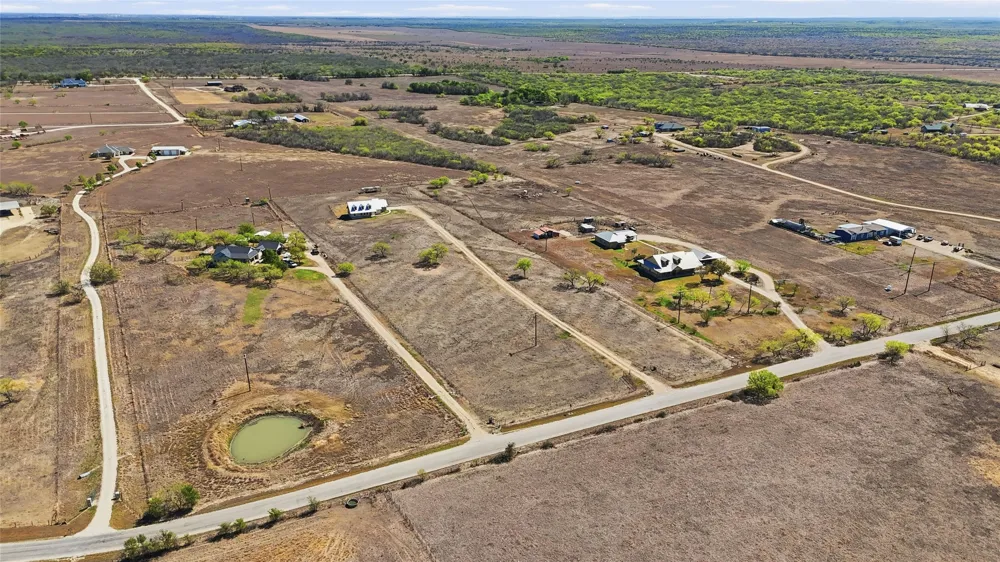 4355 SE River Road Martindale, TX 78655