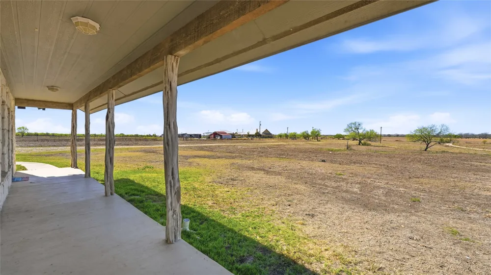 4355 SE River Road Martindale, TX 78655