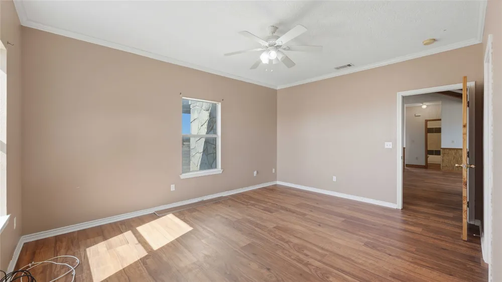 4355 SE River Road Martindale, TX 78655