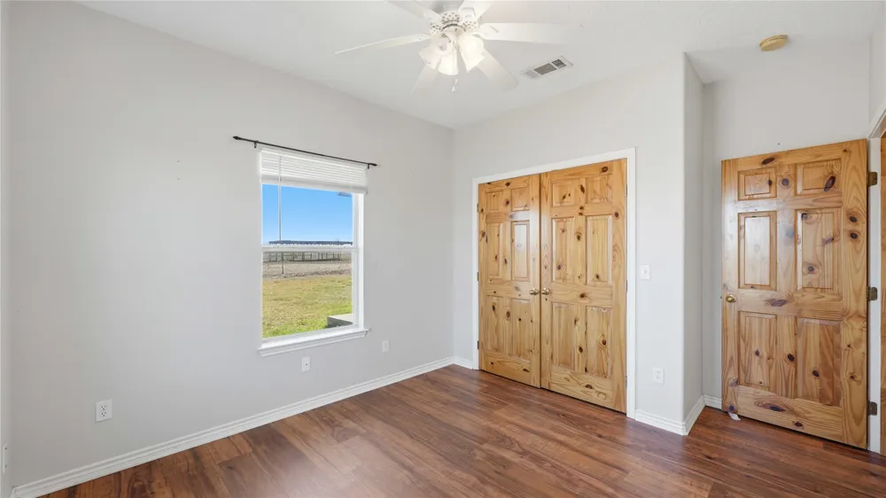4355 SE River Road Martindale, TX 78655