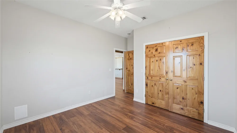 4355 SE River Road Martindale, TX 78655