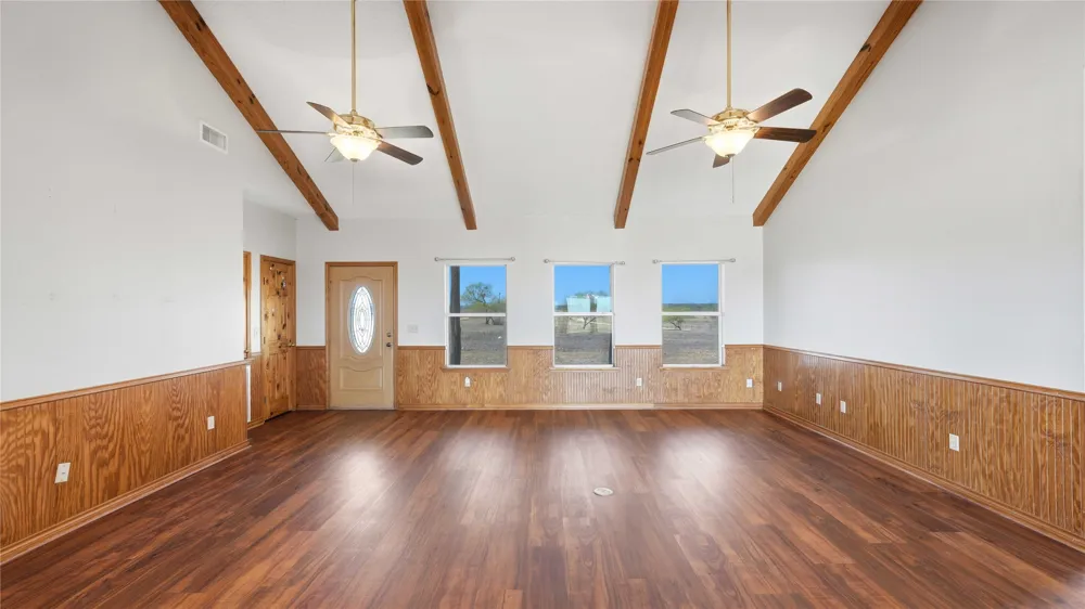 4355 SE River Road Martindale, TX 78655