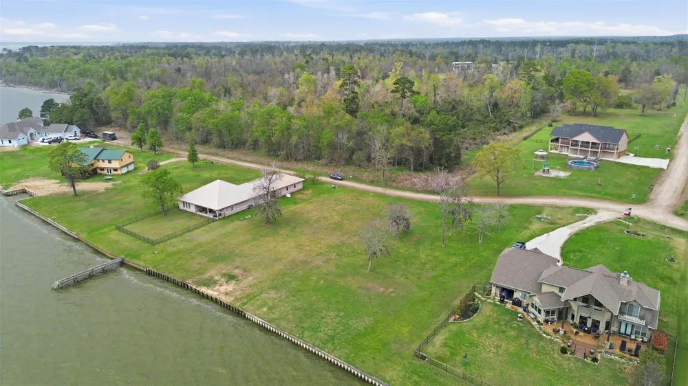 89 Bridgewater Onalaska, TX 77360