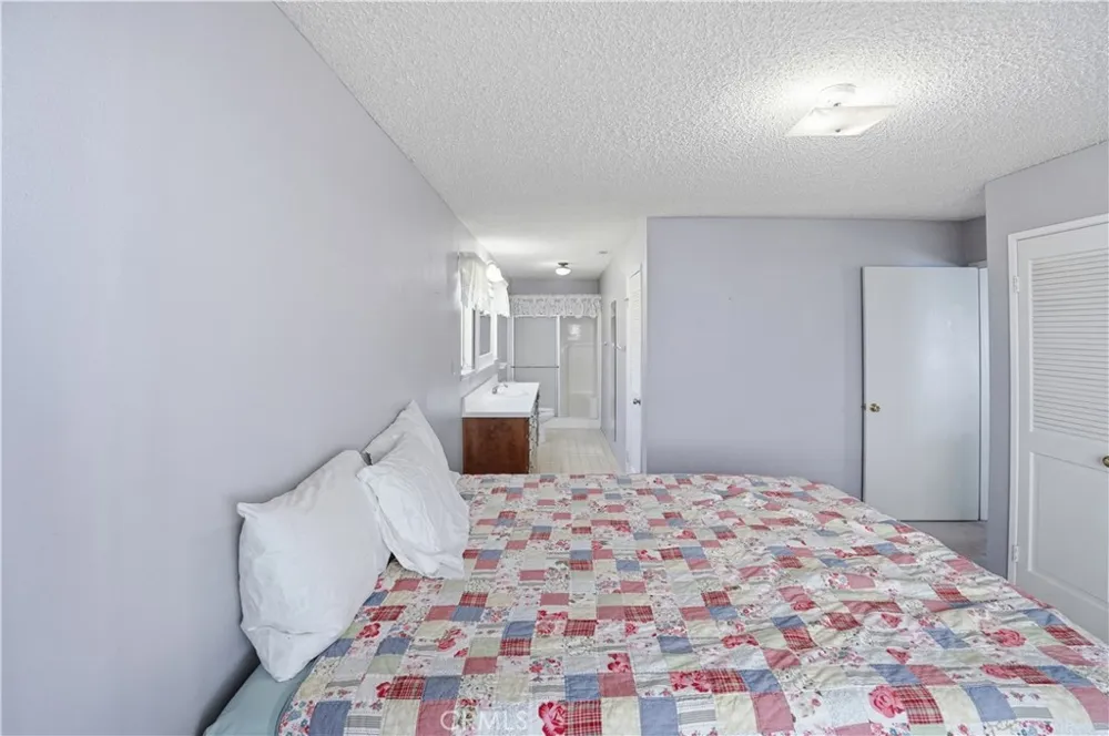 13894 Meadow Lytle Creek, CA 92358