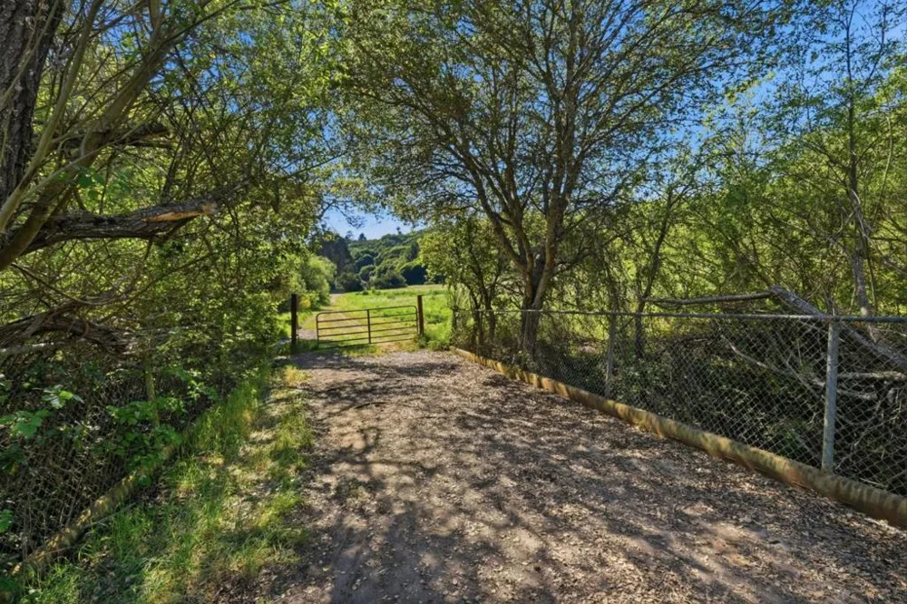 380 Mockingbird Ridge Road Watsonville, CA 95076