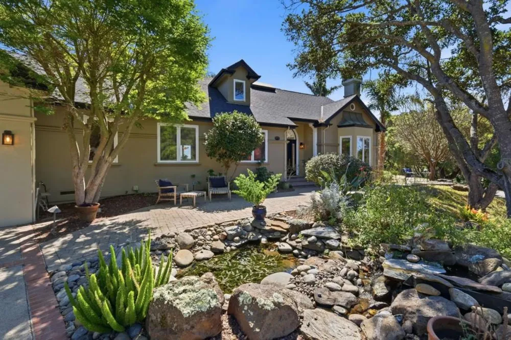 380 Mockingbird Ridge Road Watsonville, CA 95076