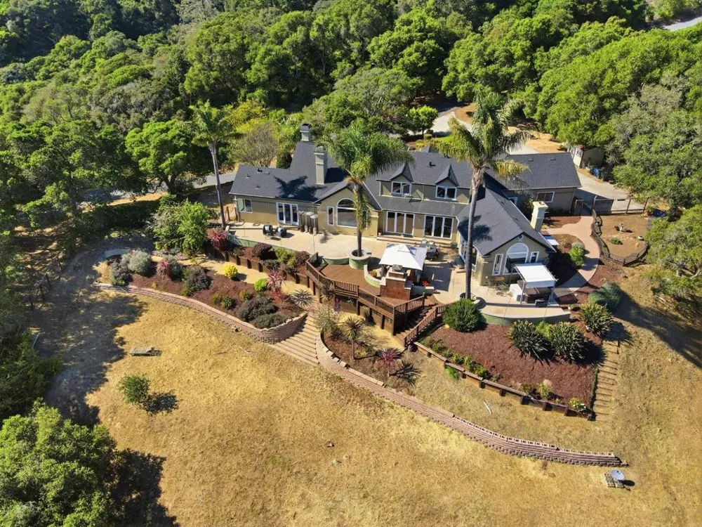 380 Mockingbird Ridge Road Watsonville, CA 95076