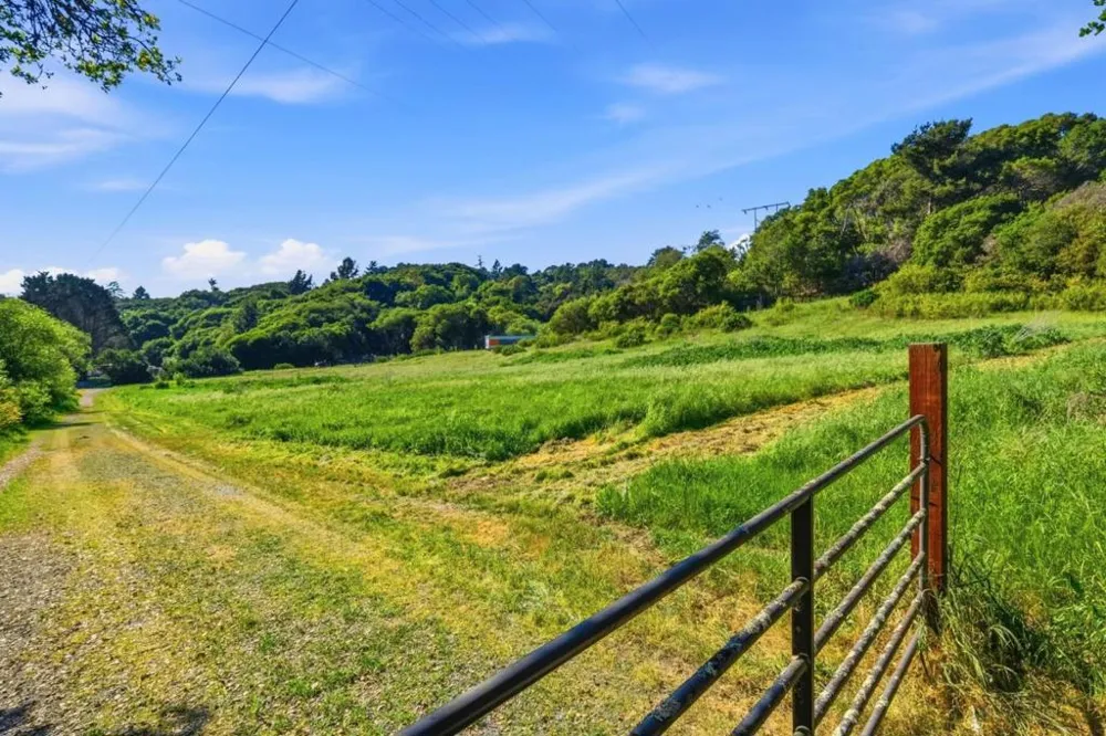 380 Mockingbird Ridge Road Watsonville, CA 95076