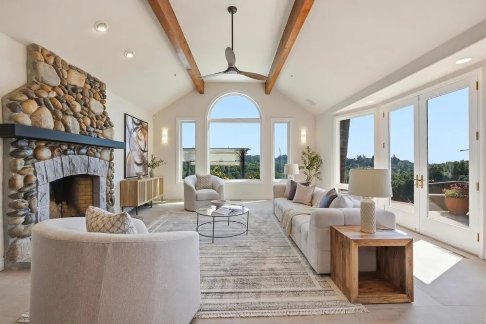 380 Mockingbird Ridge Road Watsonville, CA 95076