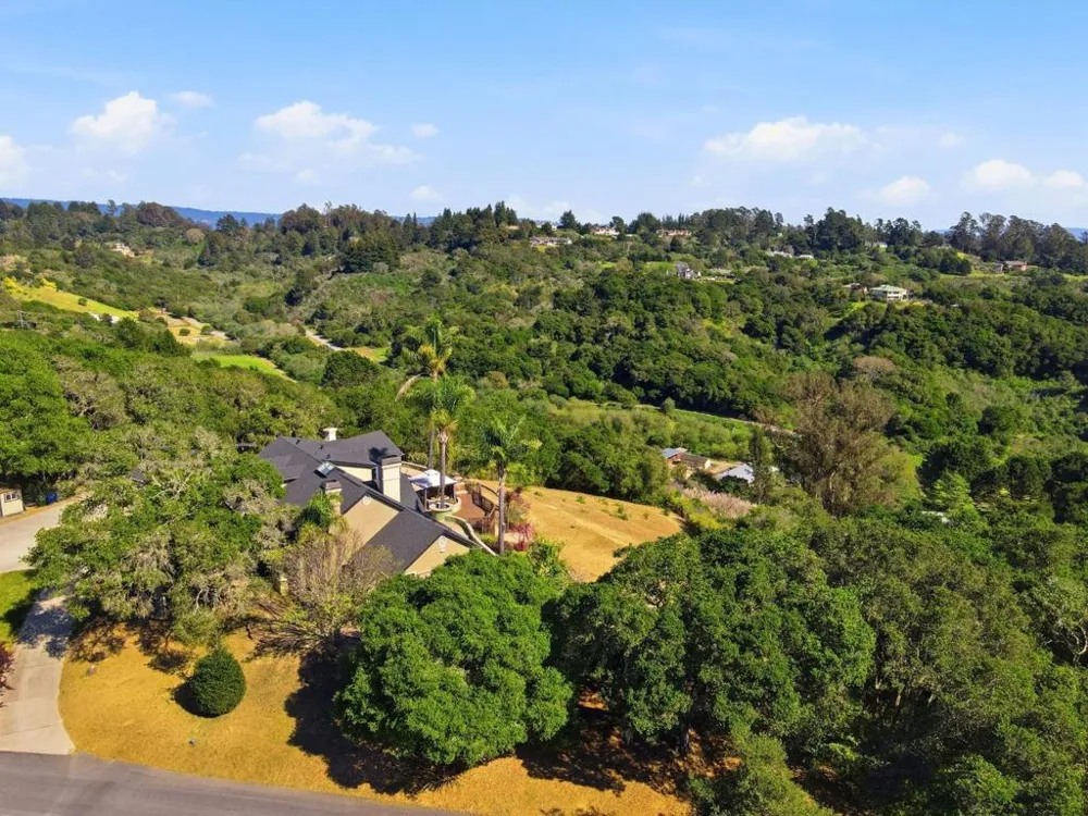 380 Mockingbird Ridge Road Watsonville, CA 95076