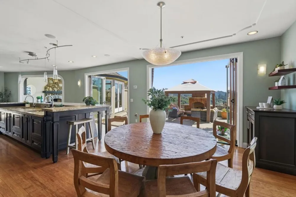 380 Mockingbird Ridge Road Watsonville, CA 95076