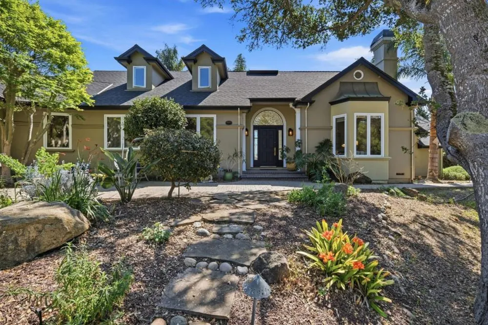 380 Mockingbird Ridge Road Watsonville, CA 95076