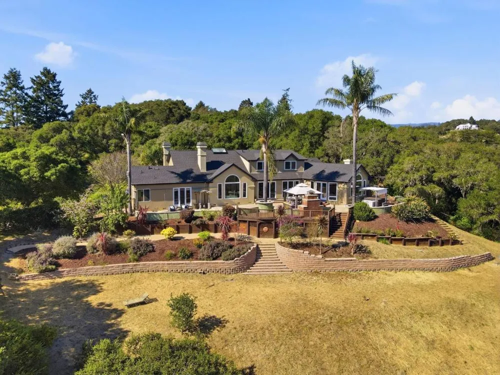 380 Mockingbird Ridge Road Watsonville, CA 95076