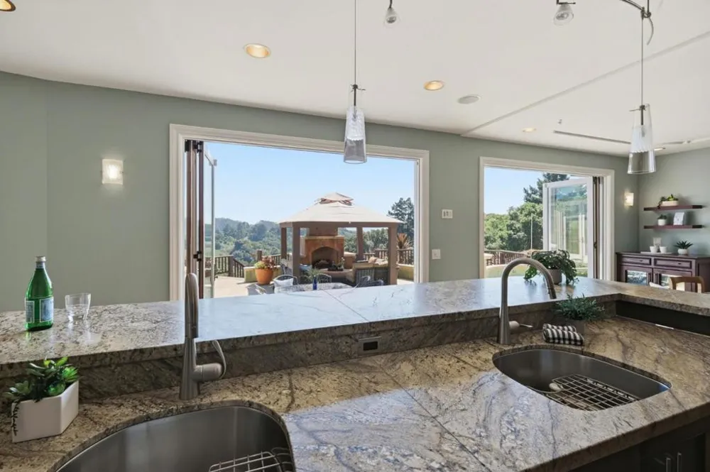 380 Mockingbird Ridge Road Watsonville, CA 95076