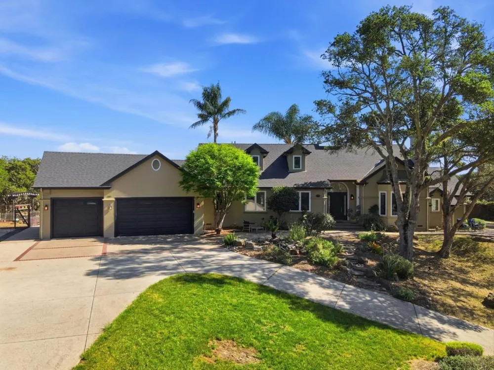 380 Mockingbird Ridge Road Watsonville, CA 95076