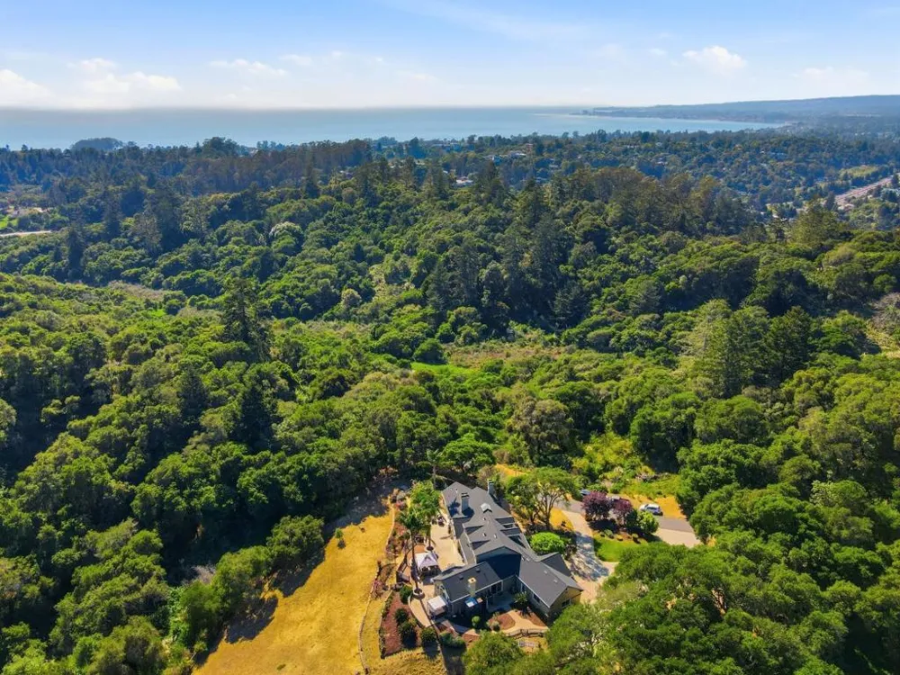 380 Mockingbird Ridge Road Watsonville, CA 95076