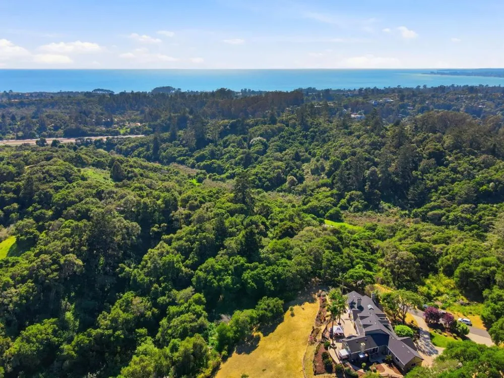380 Mockingbird Ridge Road Watsonville, CA 95076