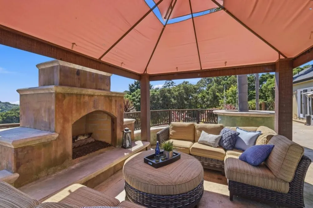380 Mockingbird Ridge Road Watsonville, CA 95076