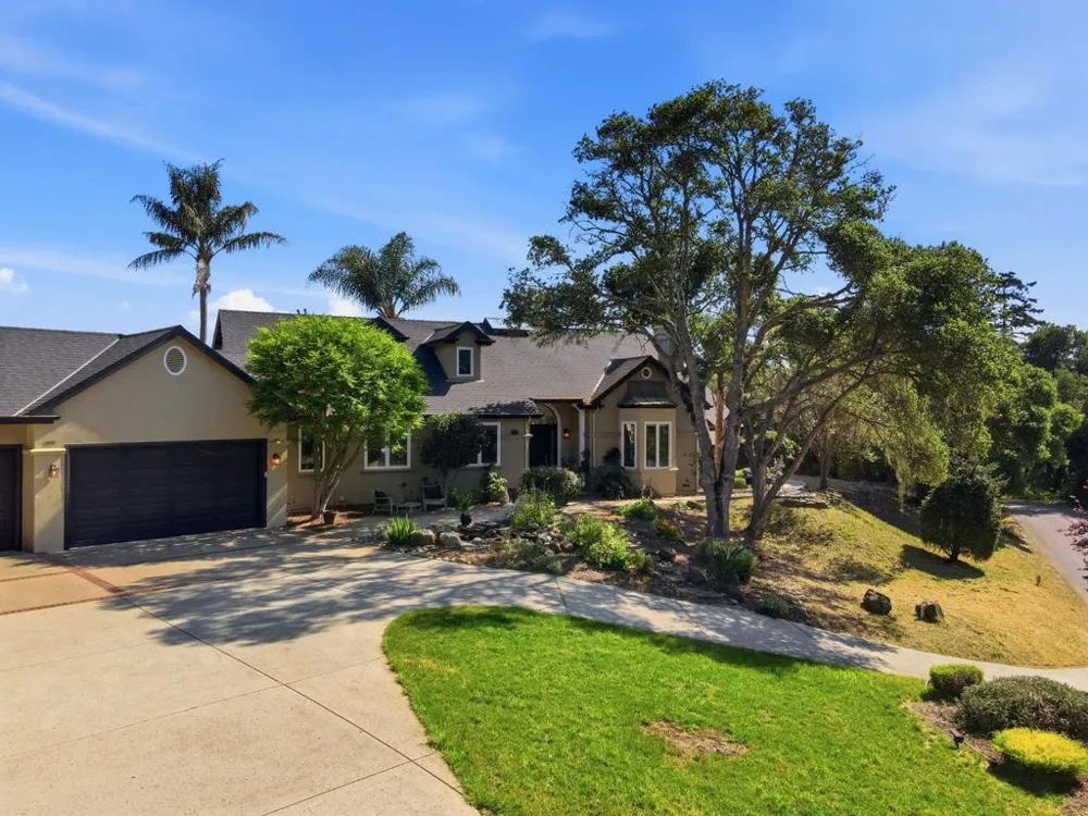 380 Mockingbird Ridge Road Watsonville, CA 95076
