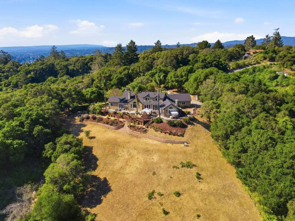 380 Mockingbird Ridge Road Watsonville, CA 95076