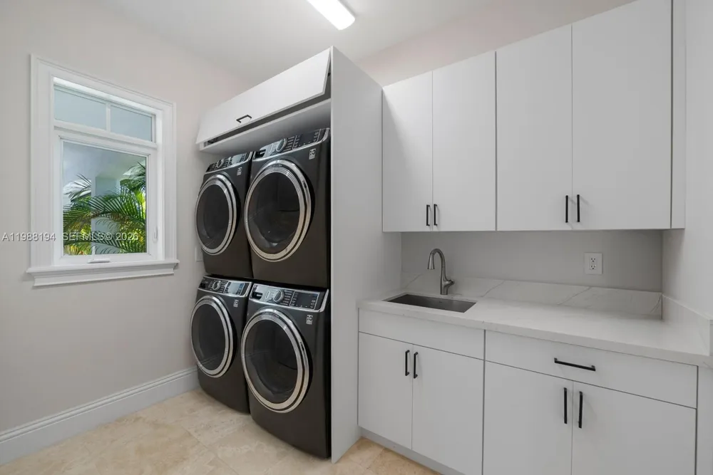 6200 SW 130th Ter Pinecrest, FL 33156