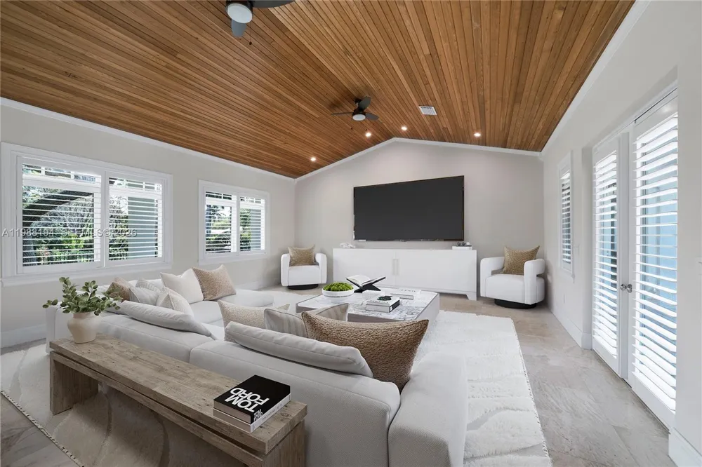 6200 SW 130th Ter Pinecrest, FL 33156