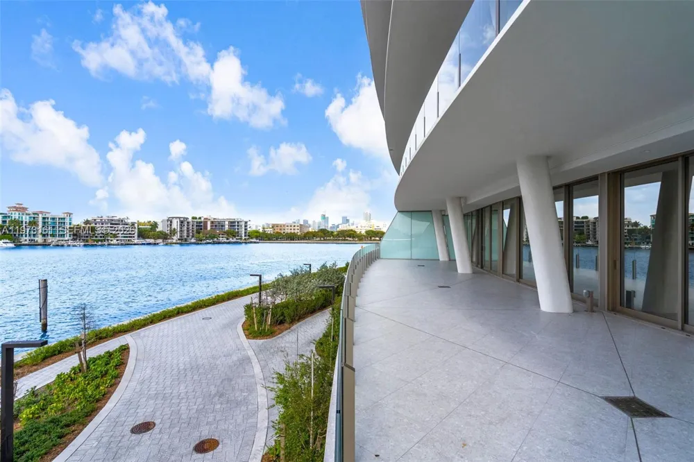 5 Grove Isle Drive #S203 Coconut Grove, FL 33133
