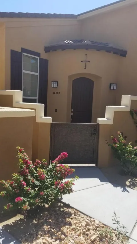 52430 Hawthorn Court