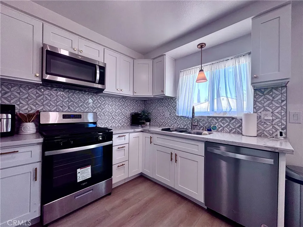 2969 Crestwood Place Riverside, CA 92503