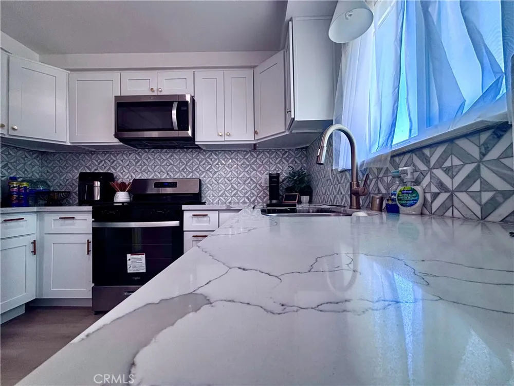 2969 Crestwood Place Riverside, CA 92503