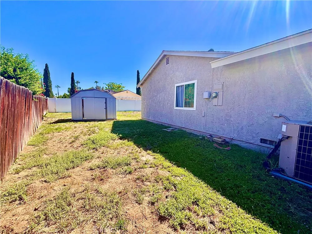 2969 Crestwood Place Riverside, CA 92503