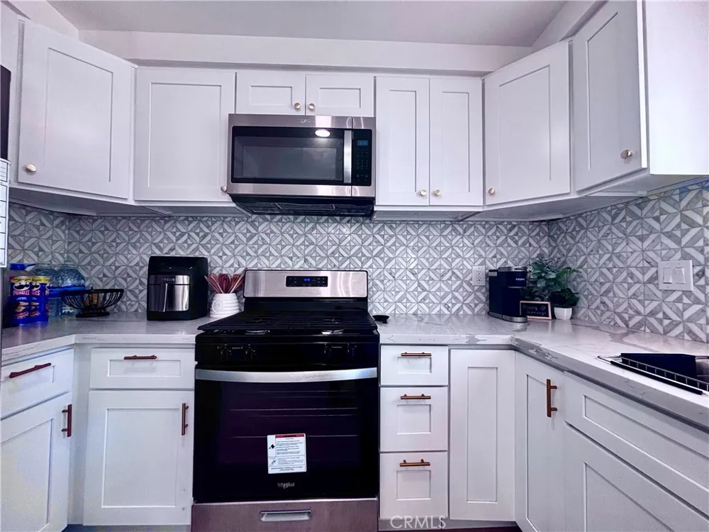2969 Crestwood Place Riverside, CA 92503