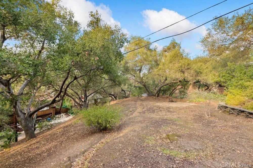 Elzevir Rd & Morro Dr Road Woodland Hills, CA 91364