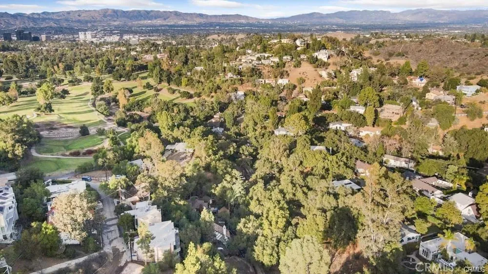 Elzevir Rd & Morro Dr Road Woodland Hills, CA 91364