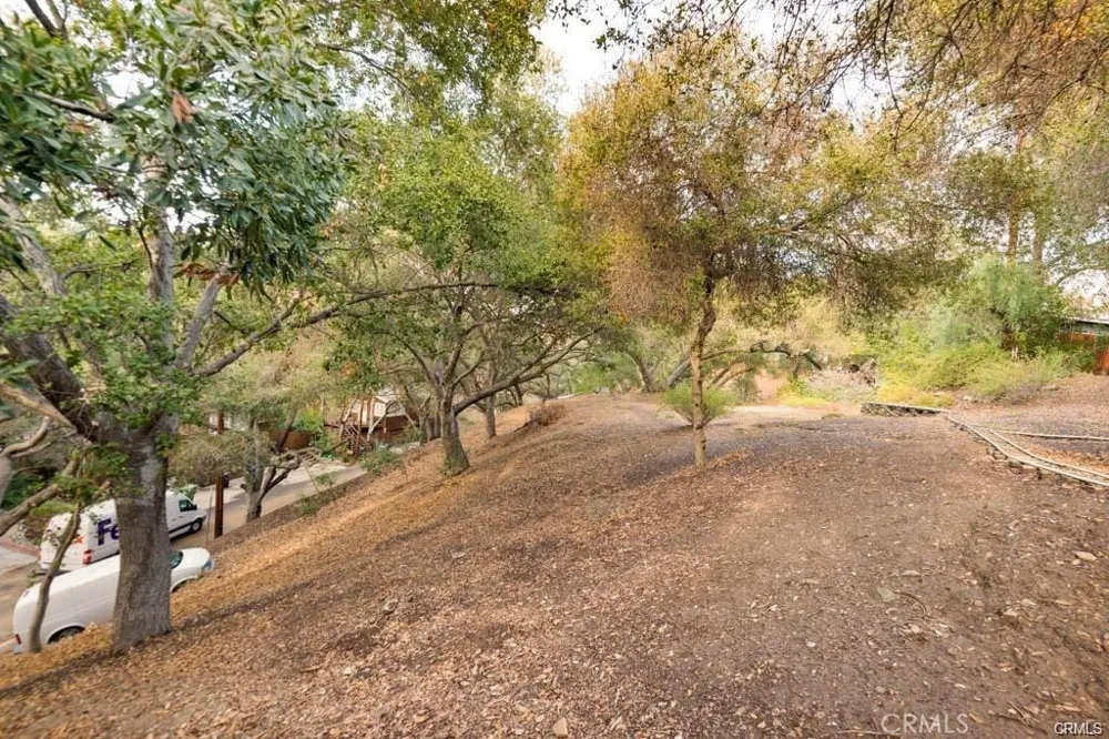 Elzevir Rd & Morro Dr Road Woodland Hills, CA 91364