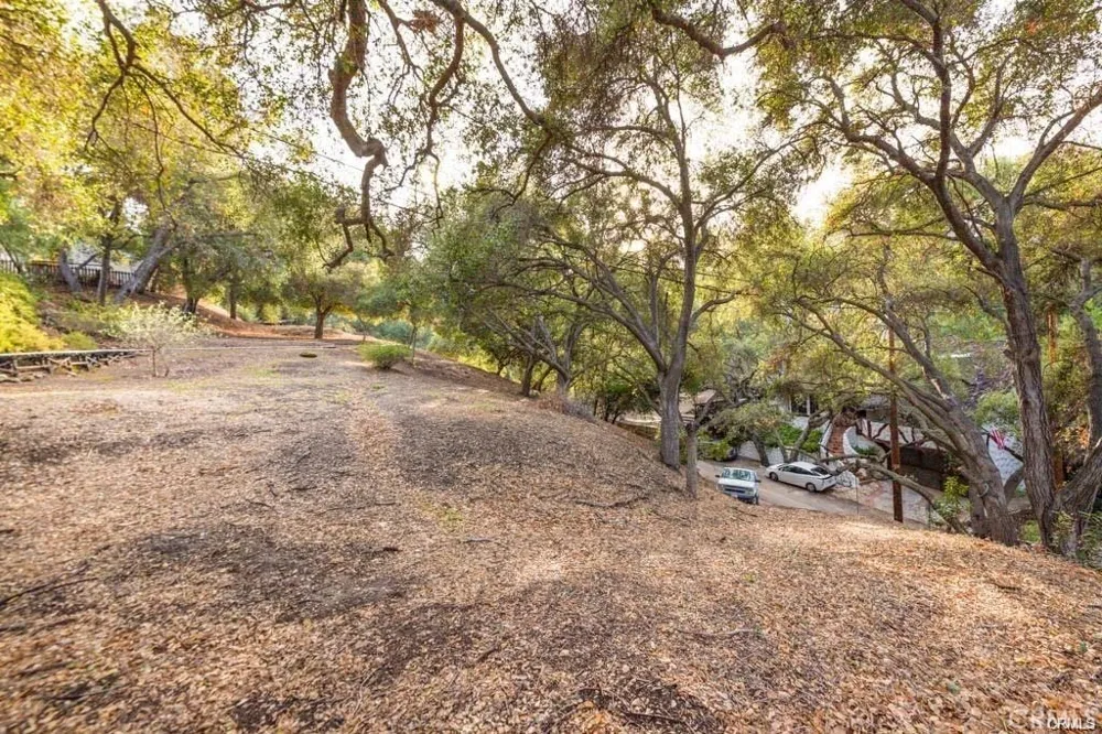 Elzevir Rd & Morro Dr Road Woodland Hills, CA 91364
