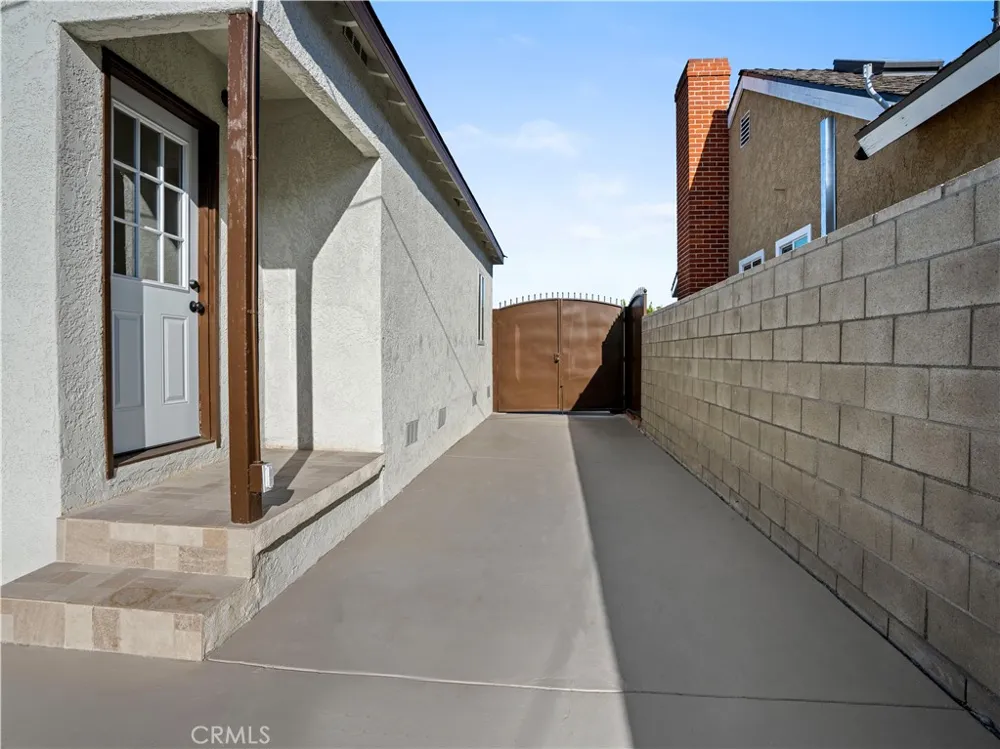 4251 Gundry Long Beach, CA 90807