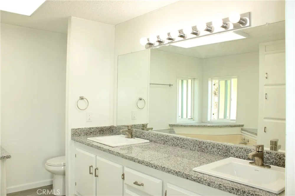 12980 Island Dr Clearlake Oaks, CA 95423