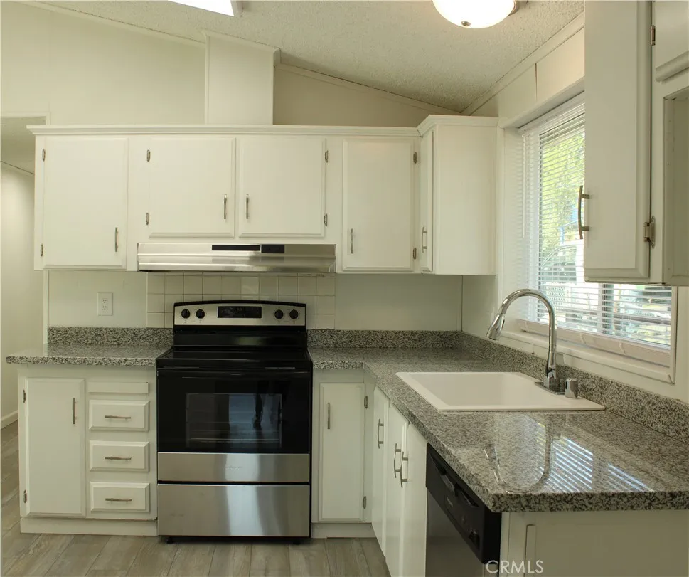 12980 Island Dr Clearlake Oaks, CA 95423