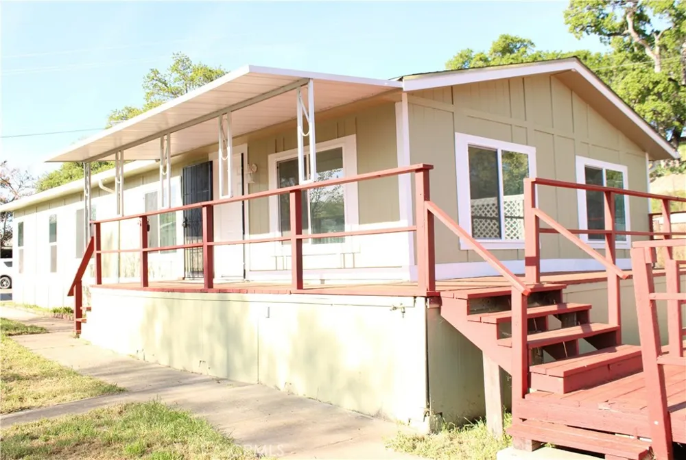 12980 Island Dr Clearlake Oaks, CA 95423