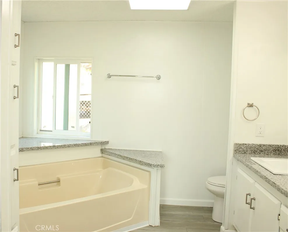 12980 Island Dr Clearlake Oaks, CA 95423