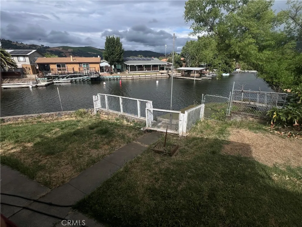 12980 Island Dr Clearlake Oaks, CA 95423