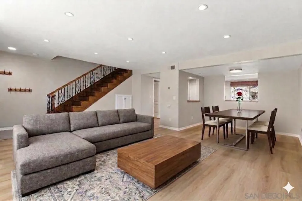 835 E Ave #B Coronado, CA 92118