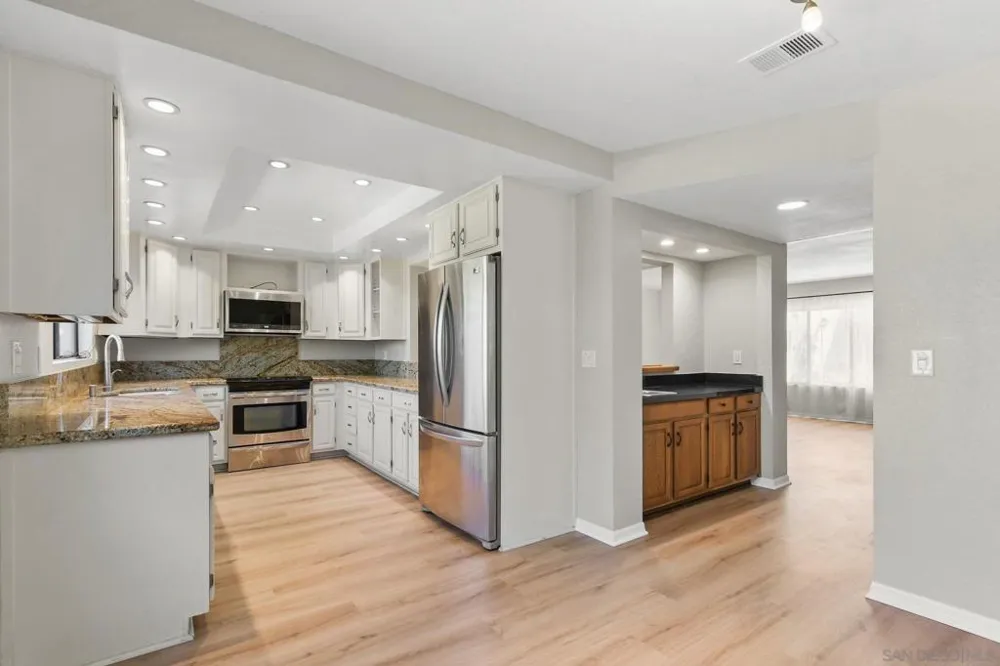 835 E Ave #B Coronado, CA 92118