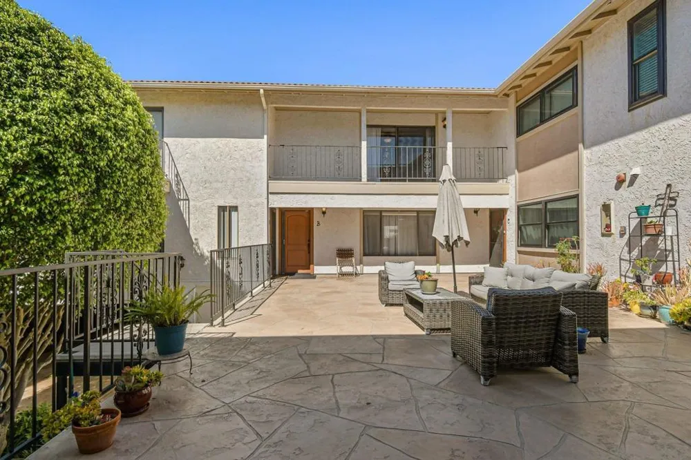 835 E Ave #B Coronado, CA 92118