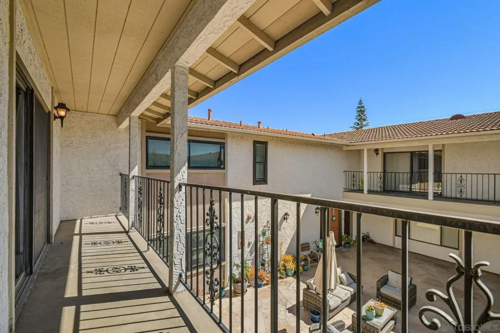 835 E Ave #B Coronado, CA 92118