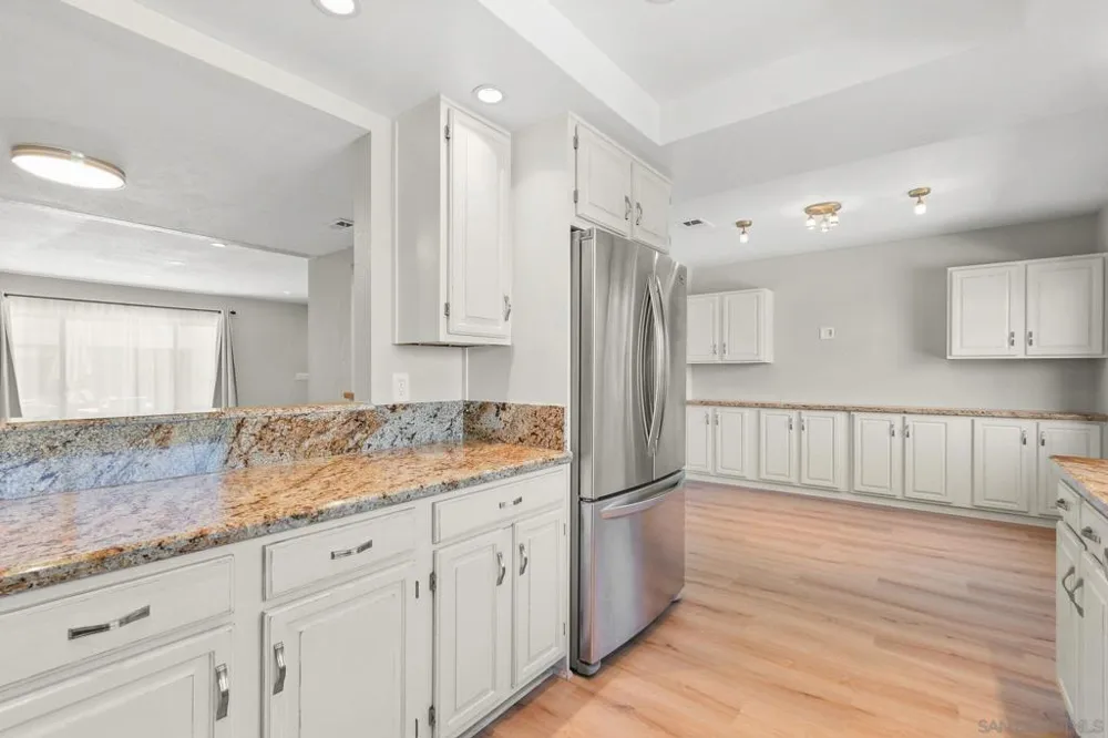 835 E Ave #B Coronado, CA 92118