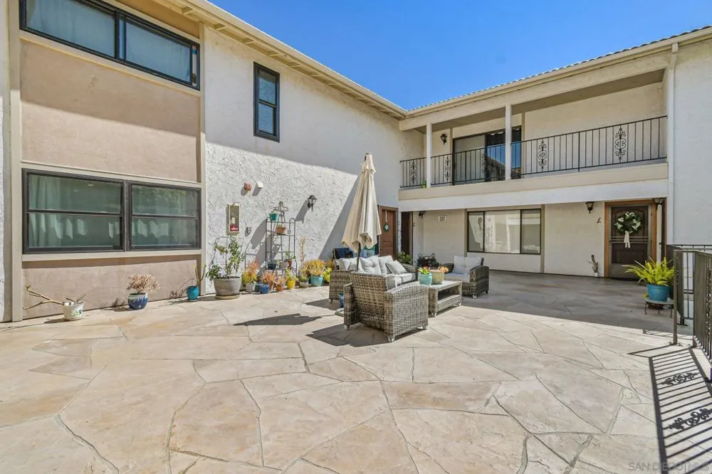835 E Ave #B Coronado, CA 92118