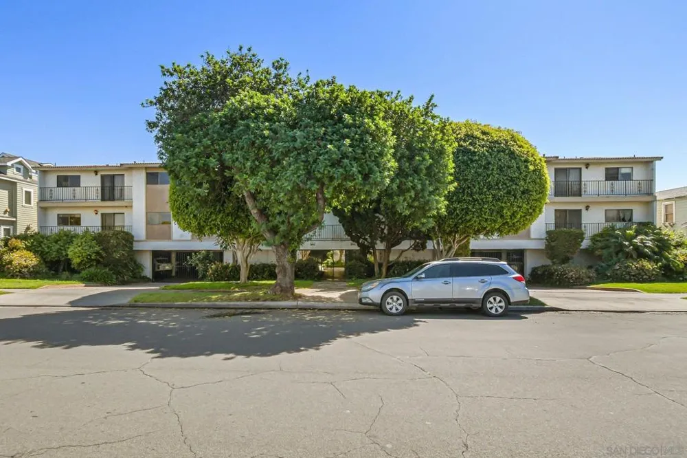 835 E Ave #B Coronado, CA 92118